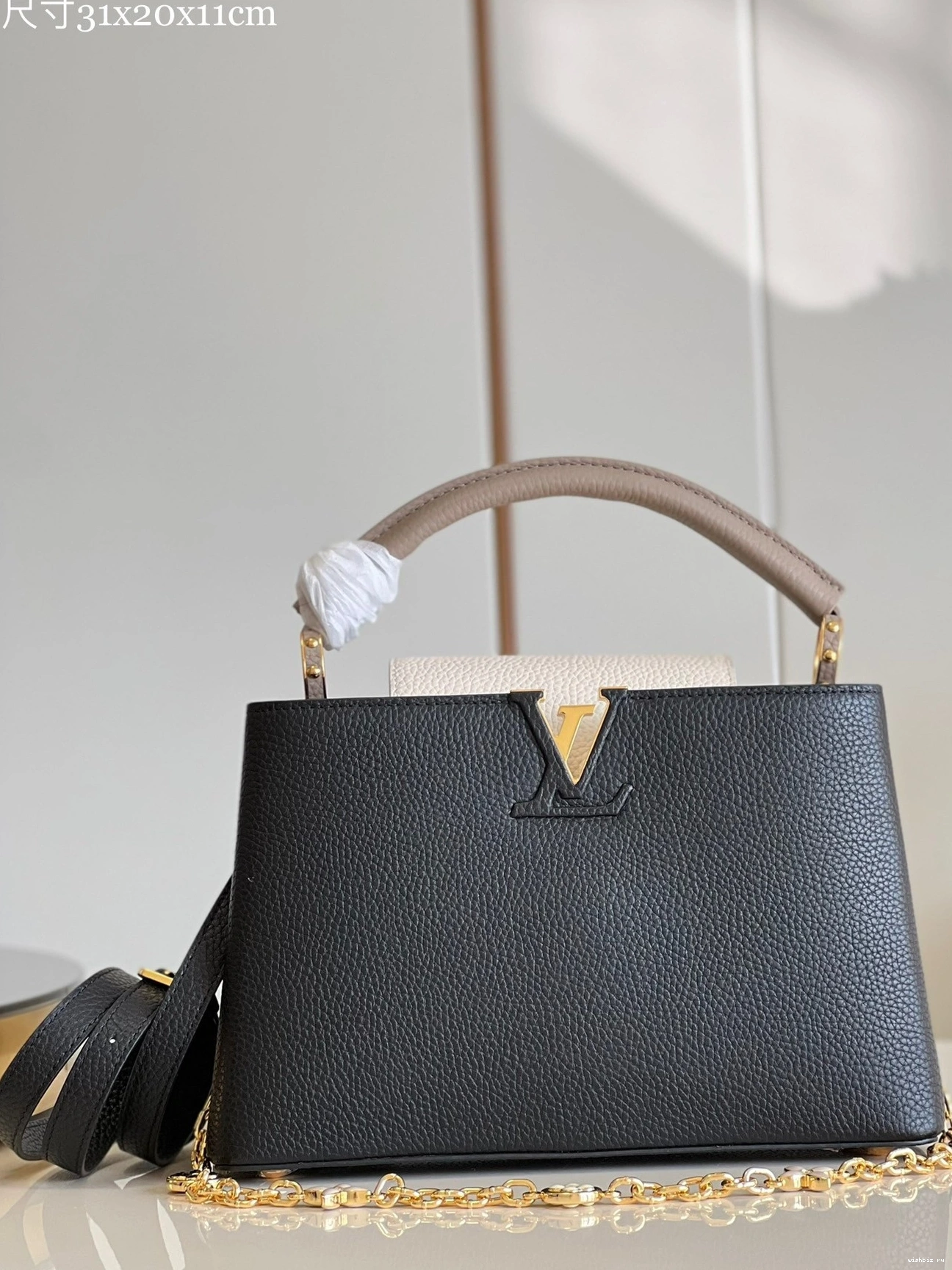 WIS LOUIS CAPUCINES MM VUITTON 0826